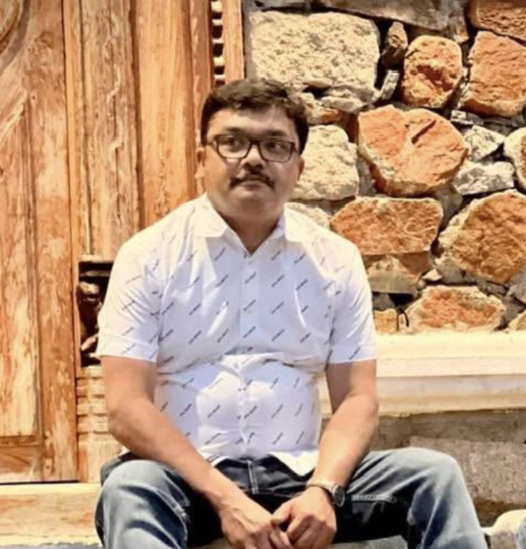 திமுக-வின் தேசிய செய்தித் தொடர்பாளரும்,வெளிநாட்டு தமிழர் பிரிவு இணைச்செயலாளருமானவழக்கறிஞர் புகழ் காந்தி திமுக-வில் இருந்து விலகல்